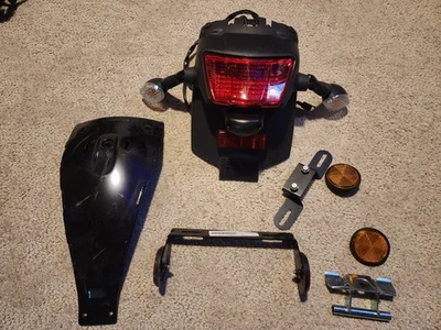 Conjunto de luz trasera original OEM 2021 Kawasaki Vulcan 650 S Foto 1 de 4