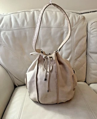 Винтажный Sigrid Olsen кожи Hobo ведро сумка на шнурке Cottagecore Y2K бежевый - Изображение 1 из 4