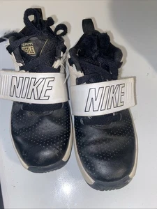 Nike Team Hustle D8 Youth 13c Black/gold - Picture 1 of 7