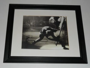 Framed The Clash '79 on stage Paul Simonon smashing bass guitar London 14"x17" - Picture 1 of 1