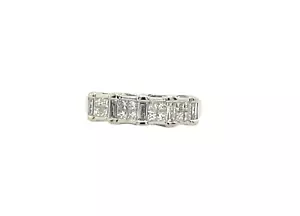 18ct White Gold Diamond Ring Set With 0.90ct Princess&Baguette Diamonds - Picture 1 of 6
