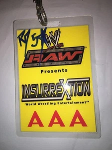 RAW INSURREXTION WWE HANDSIGNIERTES RVD EVENT BACKSTAGE ABZEICHEN  - Bild 1 von 4