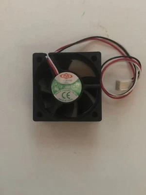 Intel pentium ii 400/512/100/2.0 s1 sl3ee - Image 1 of 4