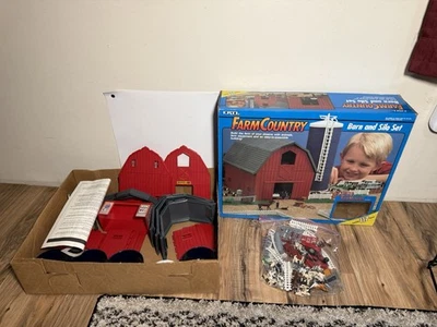 1/64 Ertl Farm Country Barn and Silo Play Set - Incomplete - See Photos With Box - Image 1 of 4