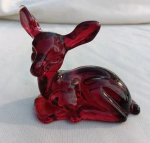 VINTAGE FENTON GLASS RUBY RED FAWN DEER EXCELLENT CONDITION !!!! - Picture 1 of 9