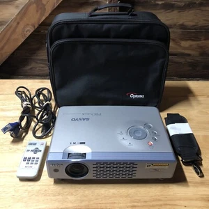 Sanyo PLC-XU48 Pro XtraX Multiverse Projector - Picture 1 of 12