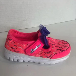 Skechers Mädchen Go Walk Flutter Freizeitschuhe rosa Herzmuster Klett Schleife 5 C - Bild 1 von 8