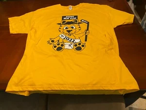Nashville Predators Happy New Year 2022 T-Shirt XL 100% Cotton Fruit of the Loom - Picture 1 of 1