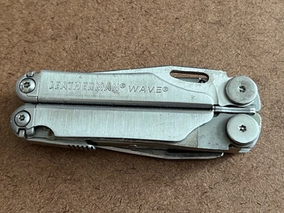 Multiherramienta Leatherman Wave plateada acero inoxidable retirada - excelente estado Foto 1 de 4
