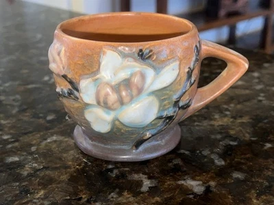Taza Roseville Pottery Brown Magnolia... ¡Como nueva!! Foto 1 de 4