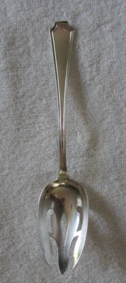 Cuchara para servir Fairfax Durgin Gorham de plata esterlina perforada ranurada Foto 1 de 3