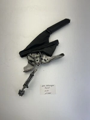 Volkswagen Passat 2012-2015 freno de estacionamiento de emergencia 3,6 L OEM. Foto 1 de 4