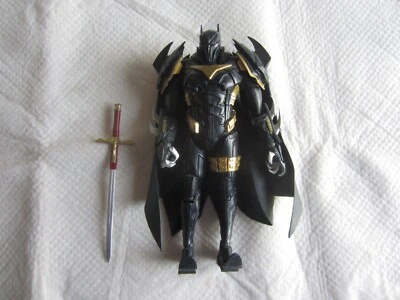 2020 DC Multiverse:  Azrael: Batman Armor, Batman: Curse of the White Knight Foto 1 de 3