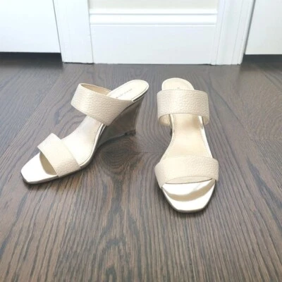 Bandolino BD Jadzia 金色金属褶边楔形礼服凉鞋 尺寸 6M 全新无标签礼物 — 第 1/4 张图片