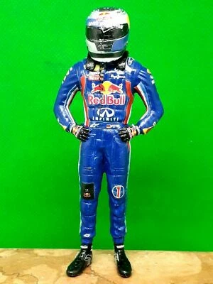 SEBASTIAN VETTEL Red Bull RB7 RENAULT 2011 pilot Mini DRIVER FIGURE 1:18 RESIN - Immagine 1 di 4