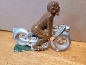 VERY NICE 1930s MANOIL 52 M81 LEAD DIME STORE G.I. SOLDIER MOTORCYCLE RIDER - Picture 1 of 9