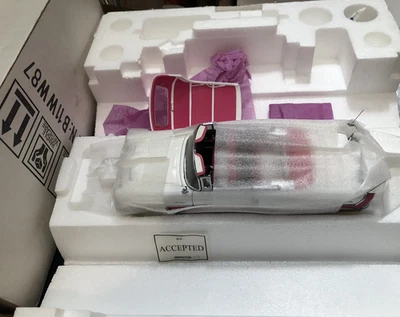 Franklin Mint 1955 Packard Caribbean Convertible Diecast Model Car - 1:24 Foto 1 de 4