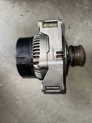 Alternador Bosch 1991-1993 Mercedes 190E 2,3 L L4 1992 OEM Foto 1 de 3