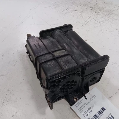 Evaporador de carbón bote de vapor de combustible Nissan Versa 2023 2022 2021 2020 Foto 1 de 4