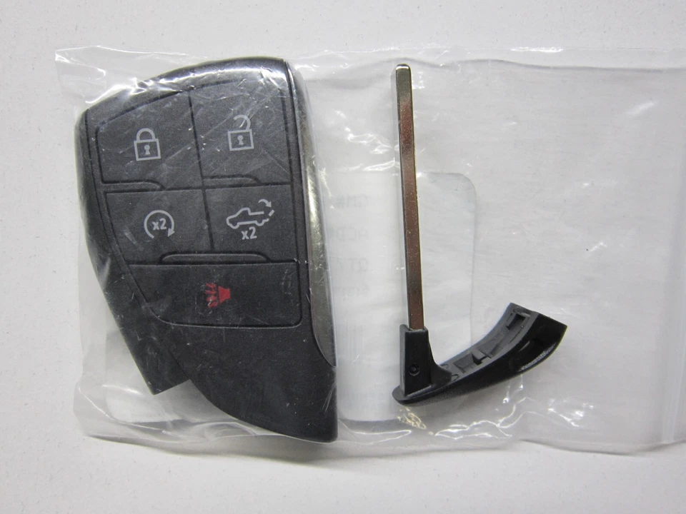 NEW OEM 2022-2025 GMC SIERRA 1500 KEYLESS REMOTE SMART KEY FOB 13560219 / 5 BT - Image 1 of 3