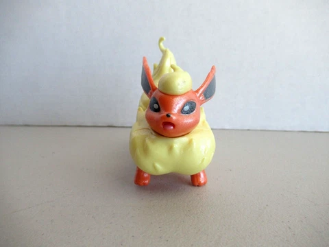 Pokemon Battle Flareon Shiny Action Minifigure Figure Articulated 2019 Toy 3" Cover