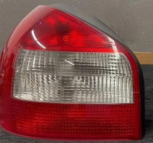 Piloto trasero izquierdo Audi A3 (8L) 8L0945095B - Bild 1 von 2