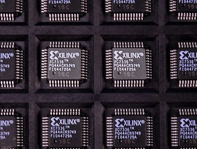 2 (Two) Xilinx XC7336 PQ44ACK9749 44-Pin EPLDs 170MHz & PCI Compatible - Image 1 of 2