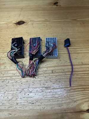 2008-2011 Buick Lucerne Cadillac DTS REAR Fuse Box Wiring Harness Plugs Pig Tail - Image 1 of 4