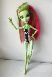 Monster High Venus McFlytrap Beach Beasties Puppe 2011 Mattel - Bild 1 von 6