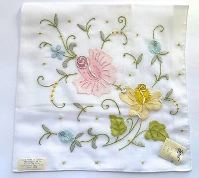 DE COLECCIÓN HANKY NUEVO CON ETIQUETA MADEIRA HECHO A MANO AÑOS 1940-50 BORDADO APLICADO PRECIOSO Foto 1 de 4