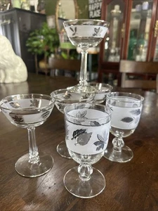 6 VINTAGE BLATTSILBER LIBBEY KLAR MATTGLAS SHERBET CHAMPAGNER UNTERTASSE KELCH - Bild 1 von 8