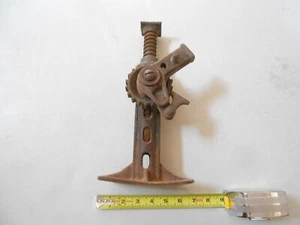 RARE VINTAGE ANTIQUE SCREW JACK AUTOMOBILE CAR TRUCK AS FOUND FARM FRESH IRON - Picture 1 of 7