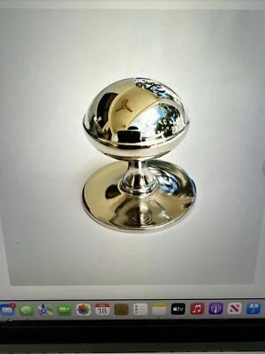 Perilla de gabinete Queen de transición de níquel pulido  Foto 1 de 2