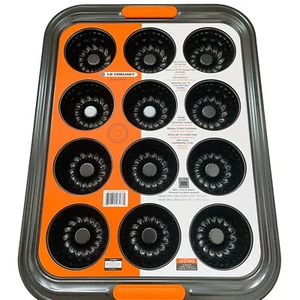 Le Creuset 12 Tassen Mini Muffin Tablett gehärtet Antihaftbeschichtet Kohlenstoffstahl Backgeschirr - Bild 1 von 4