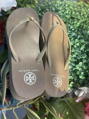 Босоножки повседневные женские Tory Burch желтовато-коричневые светло-коричневые на танкетке размер 9,5 - Изображение 1 из 4