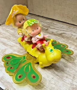 Vintage Strawberry Shortcake Schmetterling Flitter-Bit mit 2 Puppen - Lem & Ada - Bild 1 von 16