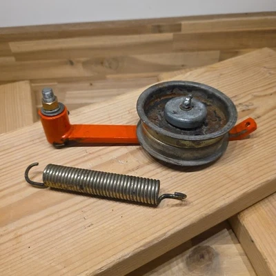 KUBOTA BX1880 BX24 BX25 BX1850 BX2200 B7500 TRACTOR MOWER DECK BELT TENSIONER - Image 1 of 4