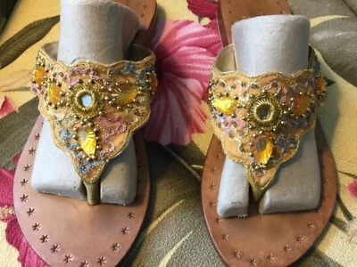 Sandalias de Tanga MYSTIQUE Joyas Doradas Con Cuentas Joyas - Talla 7 Usadas en Excelente Condición Foto 1 de 4