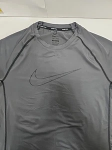 Camiseta deportiva de manga corta Nike Pro Dri-Fit gris para hombre talla mediana - Imagen 1 de 10