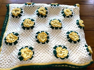 Blanket Afghan White Green Yellow 3D Flower 39" x 59" - Picture 1 of 3
