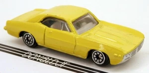 Chevrolet Camaro 1969 marca Valvoline amarillo pálido escala 1/64 diecast - Imagen 1 de 2
