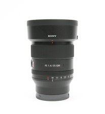 Sony FE Objektiv 35 mm f/1,4 GM G Master Weitwinkel E-Mount SEL35F14GM mit Kappen & Motorhaube