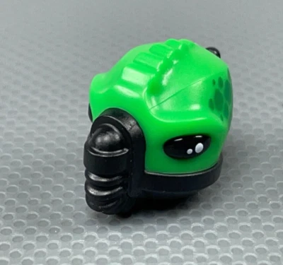 LEGO Minifigure Alien Head Bright Green Ridges Spines Scales Black Mask & Eyes - Image 1 of 4