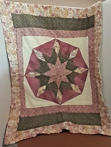 JC Penny Home Collection Beautiful Quilted Patchwork Set Of 2 Standard Shams - Picture 1 of 13