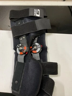 Rodillera abierta con bisagras Neo G Adjusta Fit - Dispositivo médico clase 1 REF 898 Foto 1 de 4