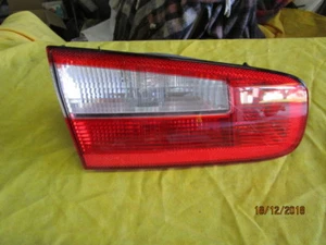 UN FEU ARRIERE DROIT RENAULT LAGUNA VALEO 8200002475 - Imagen 1 de 2