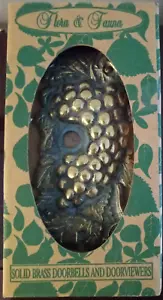 Vintage Flora & Fauna massive Messing Grünspan Türklingelplatte / neue offene Box - Bild 1 von 4