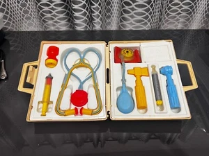 Kit medico infermiere Fisher Price 1977 vintage kit gioco 936 COMPLETO - Foto 1 di 9