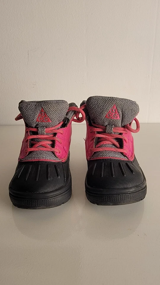 New Infant Nike Girls Boots Black Pink Size 6c - Image 1 of 4