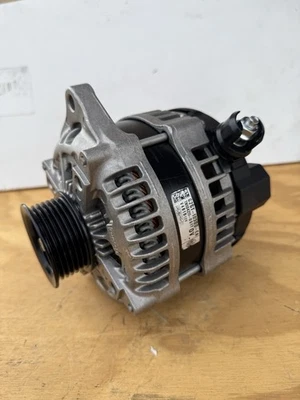 Lincoln Continental V6 3.7L 3726cc 227cid VIN K 2017-2018-2019-2020  ALTERNATOR - Image 1 of 4